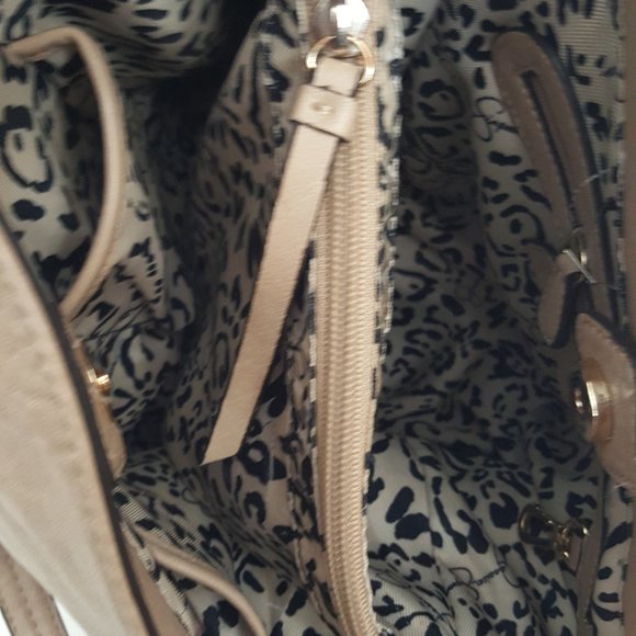 Jessica Simpson Light Blush Large Handbag Hobo Purse with Gold Studs and Strap - Picture 14 of 16